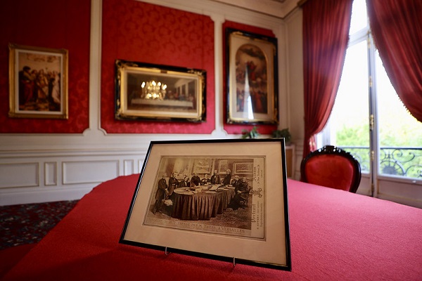 La lettre Archives en France de décembre (n°89) est sortie : au menu, participer aux <a href="/Paris2024/">Paris 2024</a>, étudier le climat, suivre le loup à la trace, collectionner les fichus, présider le conseil des ministres, valoriser les #archives....Abonnez-vous vite ! bit.ly/2J9iD0S