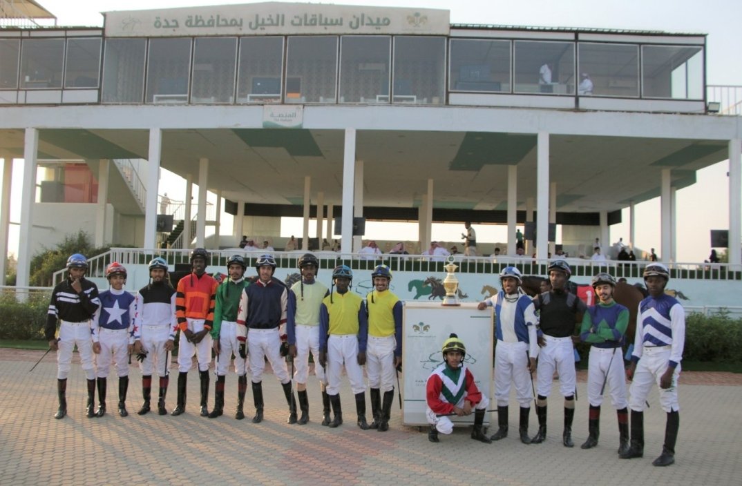 muhalhal's tweet image. مقتطفات من الحفل الخامس بميدان سباقات الخيل بجدة، الدعوة عامة كل يوم خميس مع فعاليات متنوعة للعائلات وتجربة ركوب الخيل.