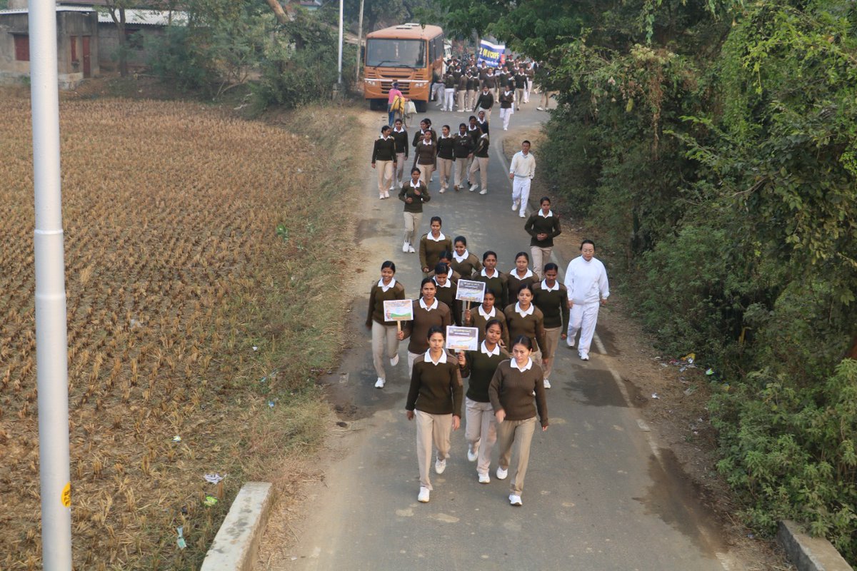 232bncrpf's tweet photo. As part of SAWACHTA PAKHWADA 2022 :-
 A SWACHTA AWARENESS RALLY  organized by 232 (M) BN, CRPF at SALBONI town area (WB) to create awareness among local people on 02/12/2022 https://t.co/pXhxiBv9tn