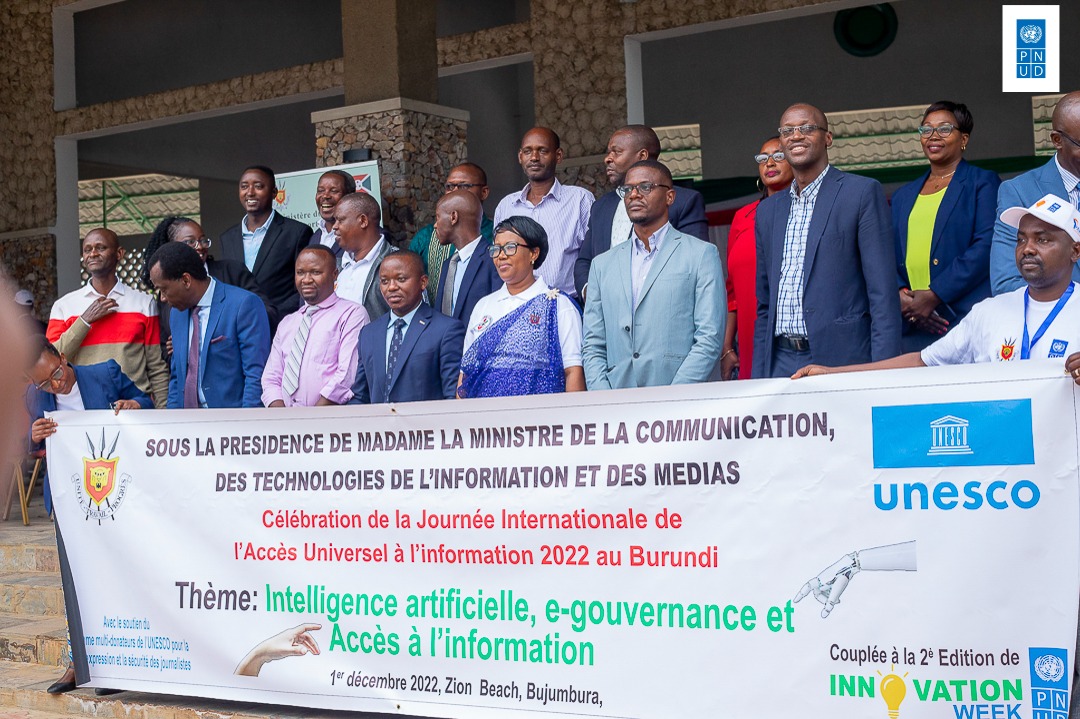 BujaHub's tweet photo. La journée internationale de l'accès universel à l'information a été célébrée au #Burundi à Zion beach, "Intelligence Artificielle, e-Gouvernement et Accès à l'Information "tel était le thème de cette année.Celle-ci a été célébrée le dernier jour de la foire de l'#innovationweek2 https://t.co/R9UFcjLVRc