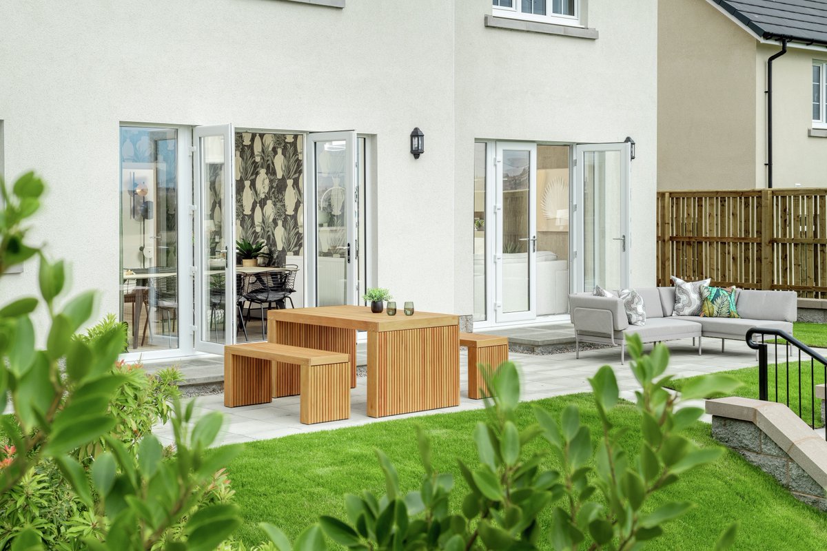 CALAHOMES's tweet photo. This #FactFriday, it's all about the latest #interiortrend, Slow Living 🍃 Think tranquil tones, considered materials and lighting to create the ultimate mindful and meaningful design and lifestyle. Read our blog to find out more: https://t.co/tJRsdgDST3 https://t.co/wb5x7DwWe0