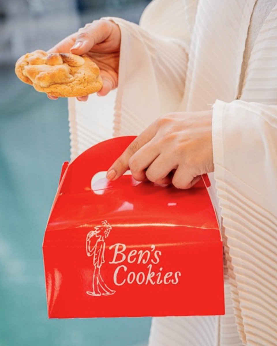 BensCookies_KSA's tweet photo. متعة يومك تكمل مع #بنز_كوكيز 😋❤️ https://t.co/0gSbRfiObg