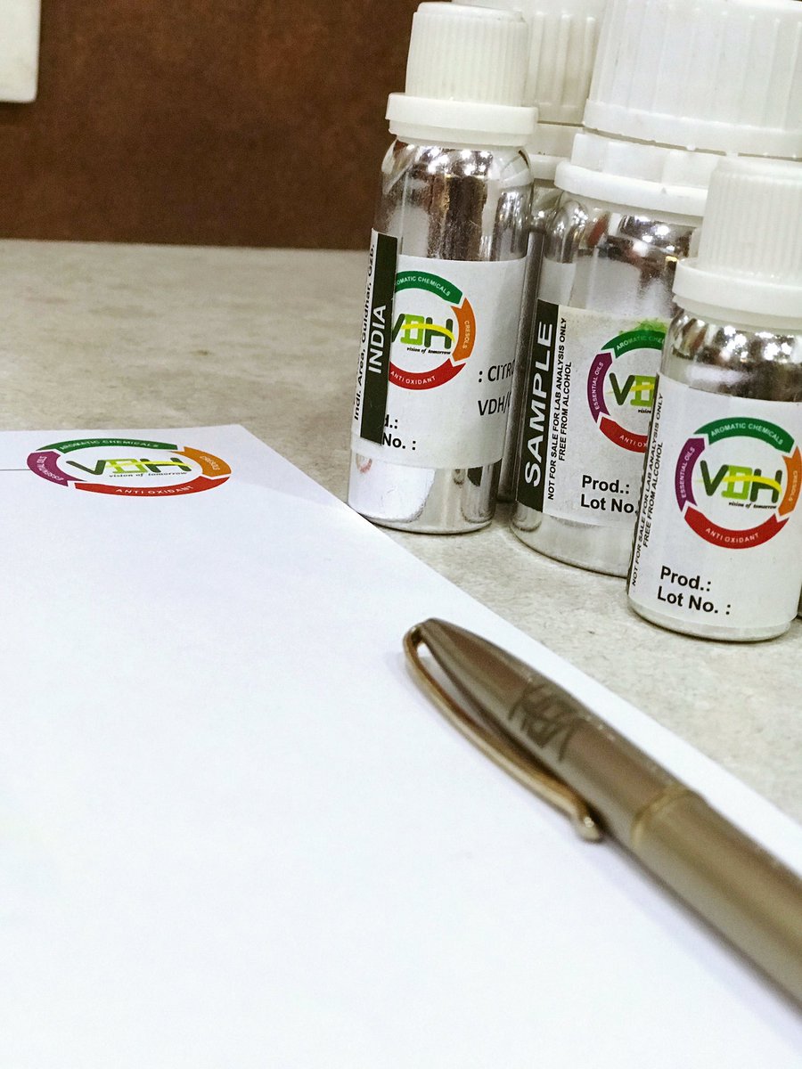 VdhGroup's tweet photo. Samples, after going through The final quality check✅Here at 𝐕𝐃𝐇 we believe that every stage of the quality check is Crucial in order to assure that we provide Top Grade products to our customers👍🏻 #CustomerSuccess #quality #SamplePrep #perfumería #aromatherapy #chemicals https://t.co/VO7DKFpXoT