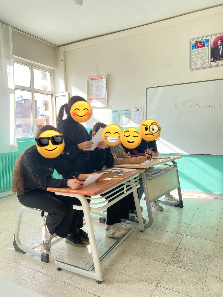 Ciho2017's tweet photo. Türkçe öğretmenimiz Mehmet Demirtaş'ın 8. Sınıf öğrencilerimizle düzenlediği "Teknolojinin Yararları ve Zararları" konulu münazaradan kesitler.
@sahan_ike @CizreMem https://t.co/p29e34LMdm