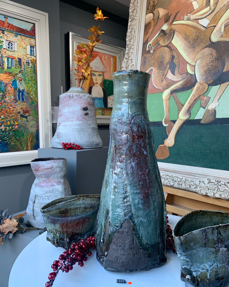 Gallery window looking glorious with Margaret Curtis’s ceramics adorning the display surrounded by heavyweight painters Geoffrey Key, Fred Yates and John Bellany

#margarercurtis #blackmoregallery #geoffreykey #fredyates #johnbellany #ceramic #ceramics #pottery #studiopottery