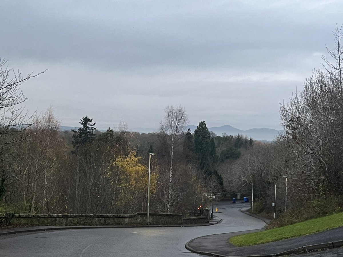 gardner1218's tweet photo. A quiet morning walk to the train station with the Pentlands in the distance on my way into Edinburgh for @cldstandards Members conference #CLDSCConf2022 #BackInPerson https://t.co/TJZQHbpYZS