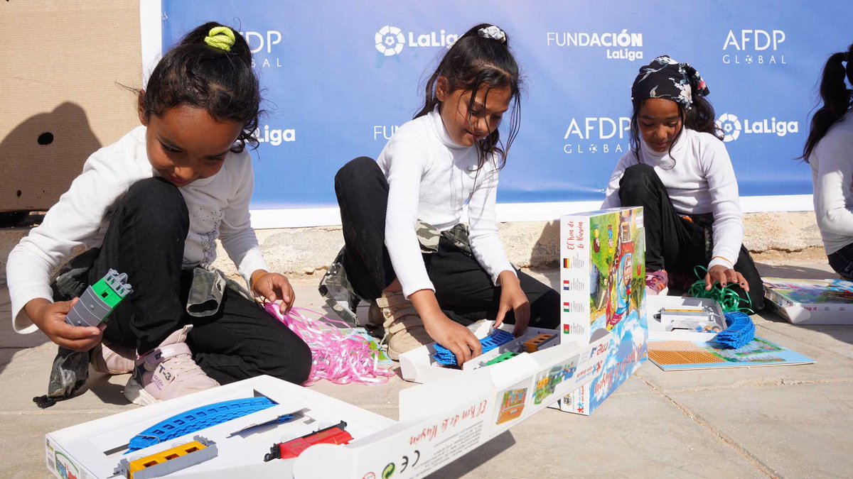 🧩 'Un juguete, una ilusión' (<a href="/unjuguete/">Un juguete, una ilusión</a>),  la campaña solidaria, promovida por <a href="/rtve/">RTVE</a> y organizada por la <a href="/F_CrecerJugando/">Fundación Crecer Jugando</a>

➡️Ha entregado 30.000 juguetes en dos campos de refugiados de Jordania.

rtve.es/n/2410671