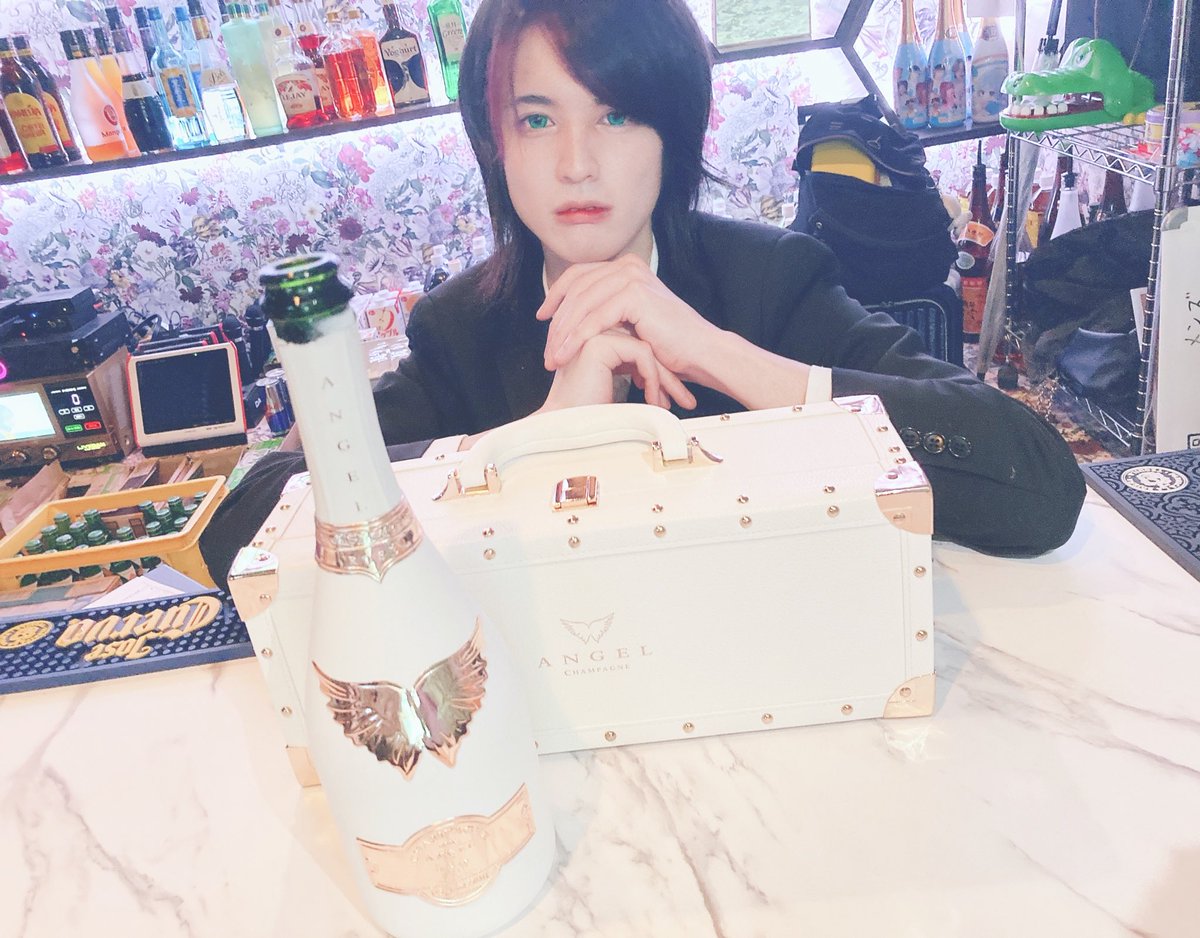 All__We__Know's tweet photo. 感謝を忘れず 忍耐を忘れず 向上心を忘れず
誰よりも美しく、強く、賢く生きろ
自分の姿は本当に今あるべき姿か
常に見つめ直し自らを変え続けて成長しろ
頂点を掴むのは俺です https://t.co/a2U9ajSiYP