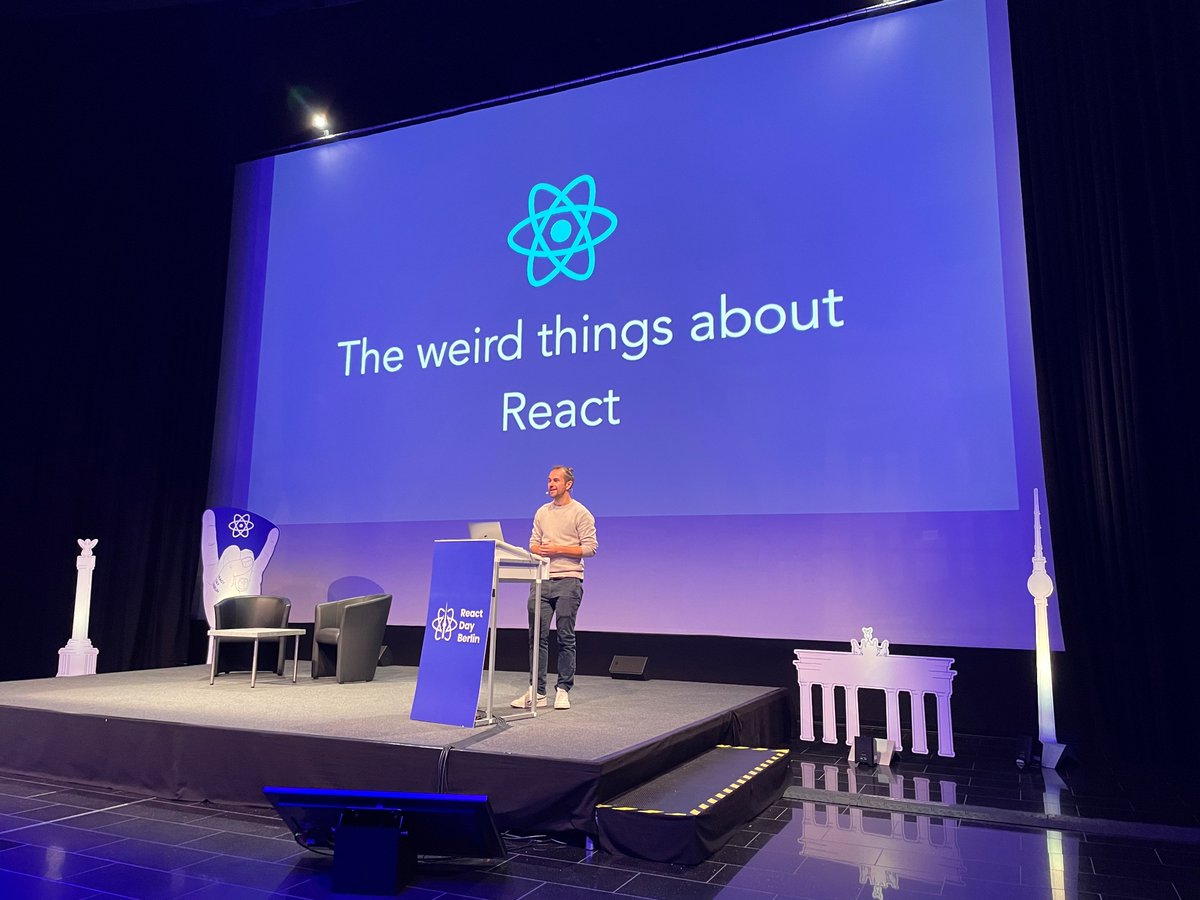 alexnmoldovan's tweet photo. Kicking off the day with @nikgraf #reactdayberlin https://t.co/eBcZnmmFXe