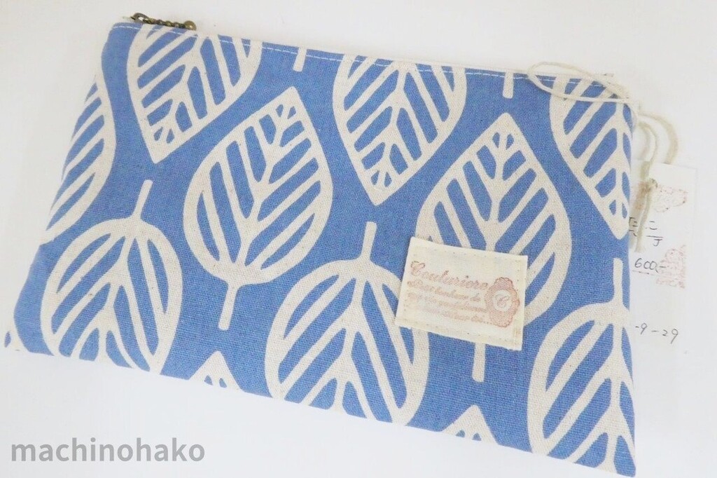 Machino_hako's tweet photo. hand made MARBLEさんのぺたんこポーチ　600 yen

#ハンドメイドポーチ ＃手作りポーチ ＃北欧風 ＃木の葉柄 ＃ポーチ #ペタンコポーチ #ぺたんこポーチ #handmadepouch #flatpouch #pouch #街知の箱 https://t.co/ltTZb9ldJa https://t.co/vAsdrgaYp6