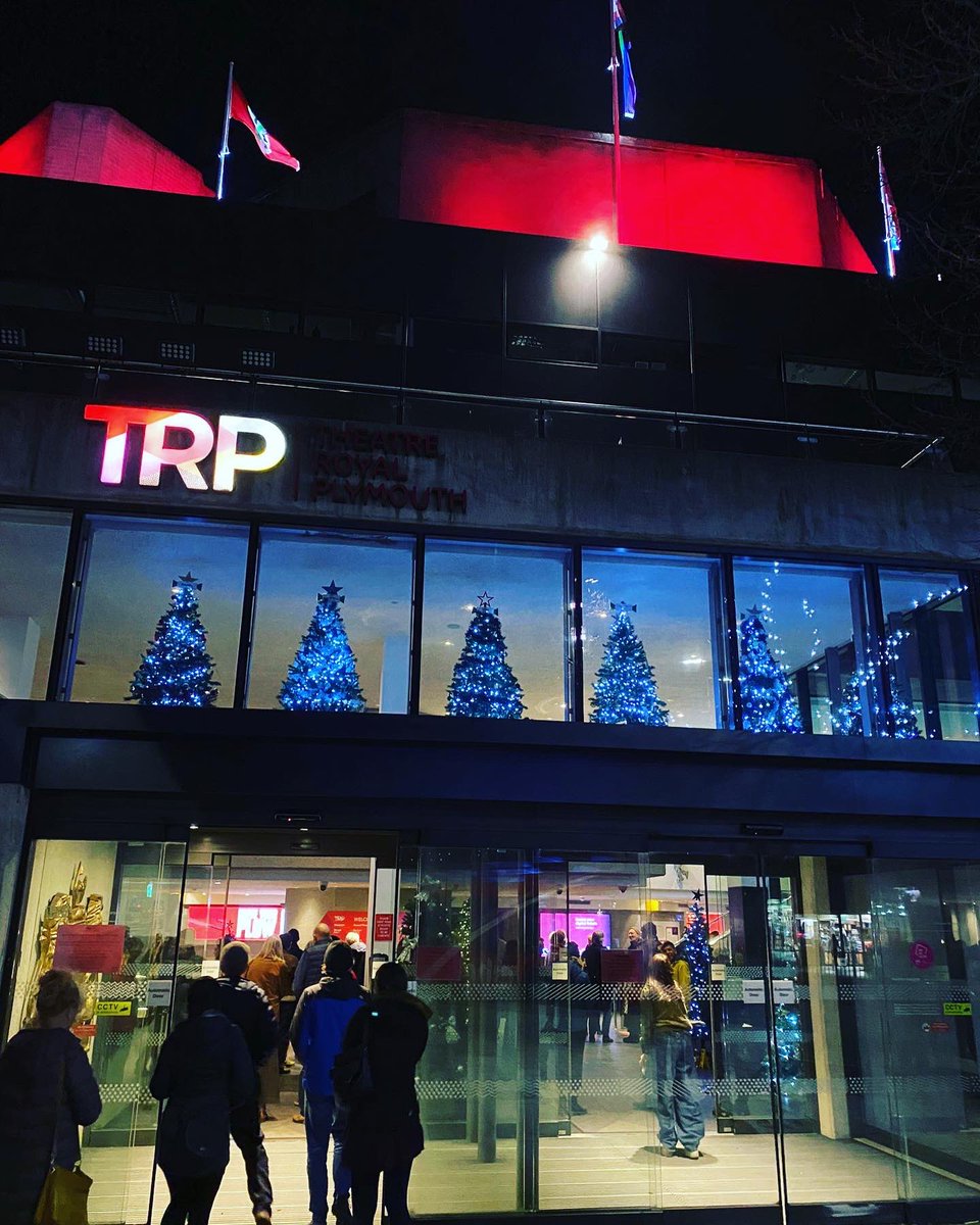 glforward_'s tweet photo. Last night saw the world premiere of @Complicite’s new production, Drive Your Plow Over the Bones of the Dead. @TRPlymouth turned themselves suitably red for the occasion! https://t.co/fmkJz8oRIq