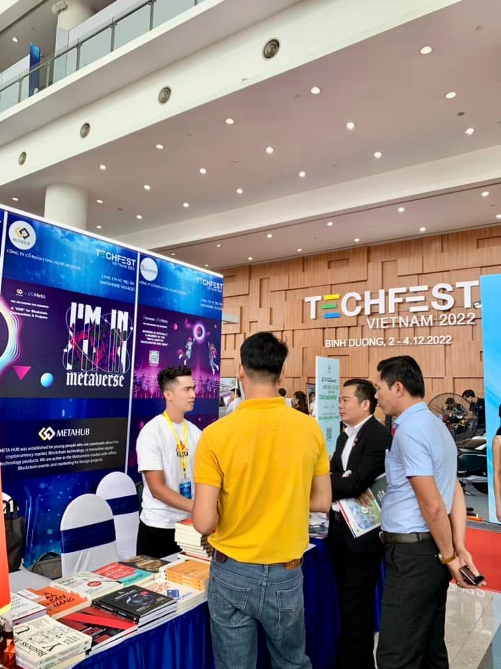 MetaHub_VN's tweet photo. ✨Metahub đã có mặt tại TECHFEST 2022

🔥Sự kiện đón chào Lãnh đạo Bộ KH&amp;CN, các Bộ ngành, UBND tỉnh Bình Dương, Tổ chức quốc tế, Quỹ đầu tư, Ban tổ chức TECHFEST, các Làng Công nghệ &amp; đối tác, các startup trẻ và cả những bạn sinh viên trên khắp cả nước. https://t.co/hNvYpH7Wc4