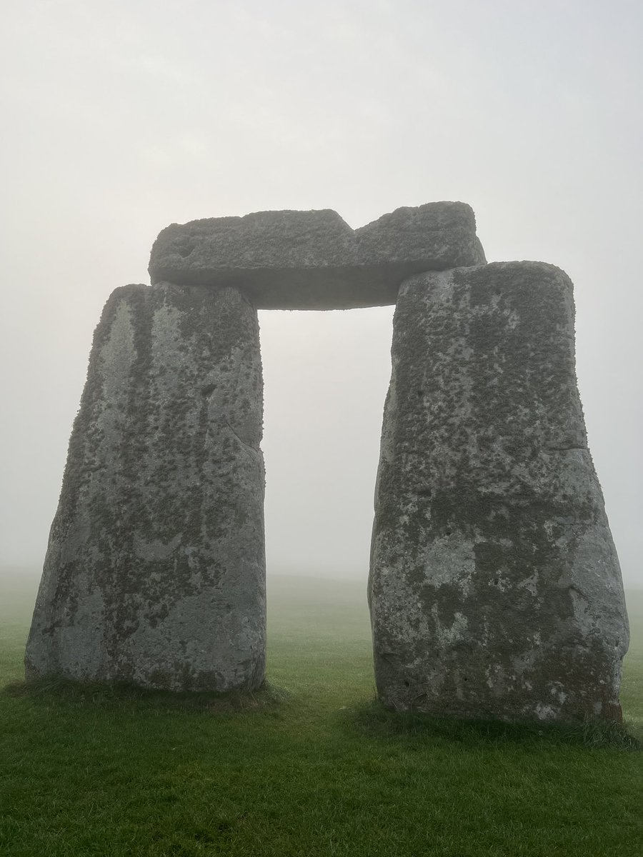 ST0NEHENGE's tweet photo. Sunrise at Stonehenge today (2nd December) was at 7.48am, sunset is at 4.02pm ☁️ https://t.co/O1K2HJQ6LM
