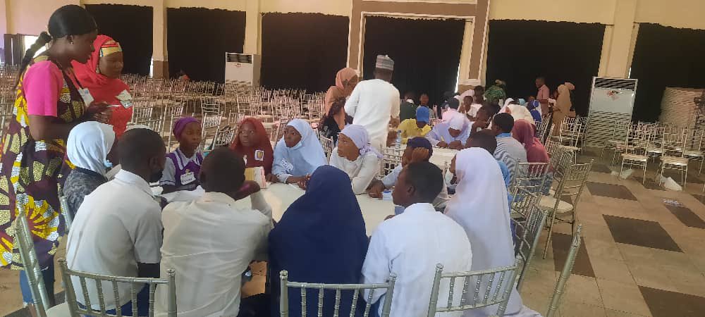 FoundationHadis's tweet photo. Mentors preparing Students for the Gender Quiz
#POVAPPSInKwara
#POVAPPS
#EndSGBV
#16DaysOfActivism https://t.co/kNaqOLiIOW