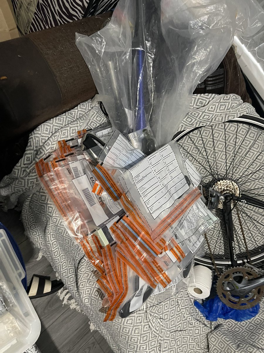 SpringfieldWMP's tweet photo. #Sparkhill #SparkbrookImpact #MoseleKH A joint effort by all teams 🙌🏽 Officers have conducted a warrant in Sparkhill this morning. 3 Arrested for Class A drugs. A number of offensive weapons seized. #Results #Section23 @SparkbrookWMP @MoseleyHeathWMP https://t.co/S46cA6y2X7