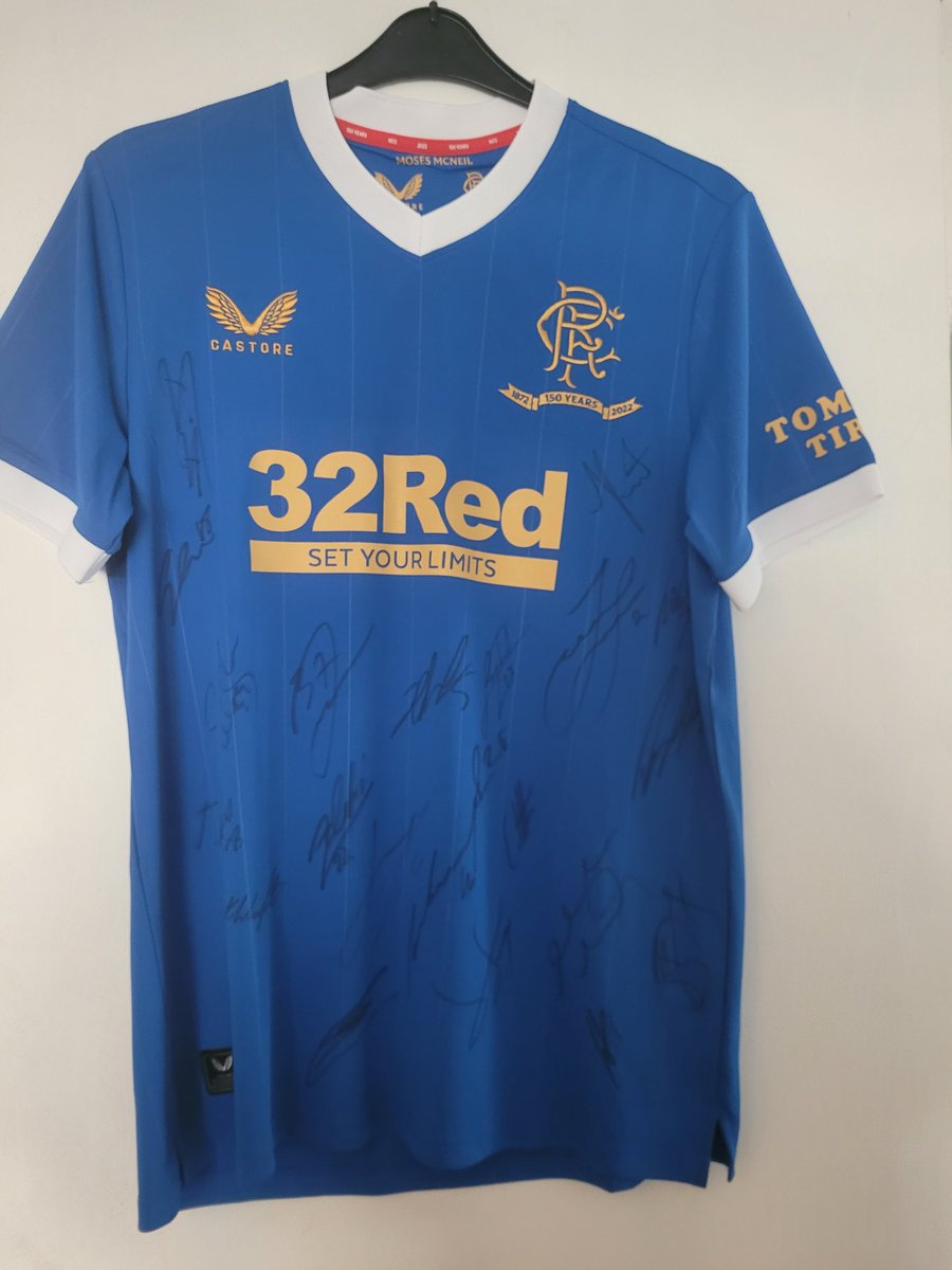 MissTK1888's tweet photo. @RangersFC I'm selling a signed Rangers top, it's 2022 gold writing because it's the 150 year anniversary top. All players have signed it. Open to offers https://t.co/RwPYhaVxjF