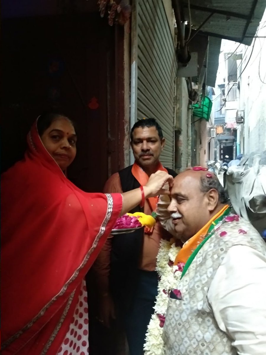 ravikaptanmcd's tweet photo. "04 December, Kamal nisshan" BJP Delhi ki shan - Vote &amp; support for Ravindr Kumar ( RAVI CAPTAN ) ward - 74 ,Chandni Chowk

@BJP4Delhi 

#delhi #election #MCDElection  #BJP   #Election2022 #vote #vote #LikeShareSubscribe #MCDElections2022 #hargharbhajpa #mcd_में_भाजपा https://t.co/mmMJOUxpnz