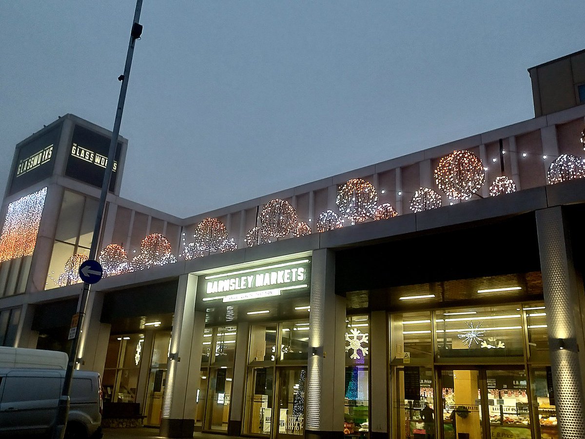 It's misty, it's damp, it's December! Barnsley Market shining bright as always. #shoplocal #shopsmart #lovebarnsley #SupportSmallBusinesses #marketsmatter