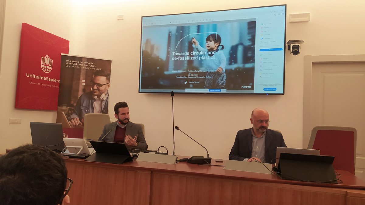 biovoices's tweet photo. #Live 
📢#Transition2BIO final event
🗣️Time for the Co-creation workshop ‘Future skills for #Bioeconomy’ - #Biobased products
Our partner in @Unibo Davide Viaggi presented the scope of the workshop while Marco Mannocchi gave an inspirational talk about @NesteGlobal's value chain https://t.co/1AjxQKhmkk