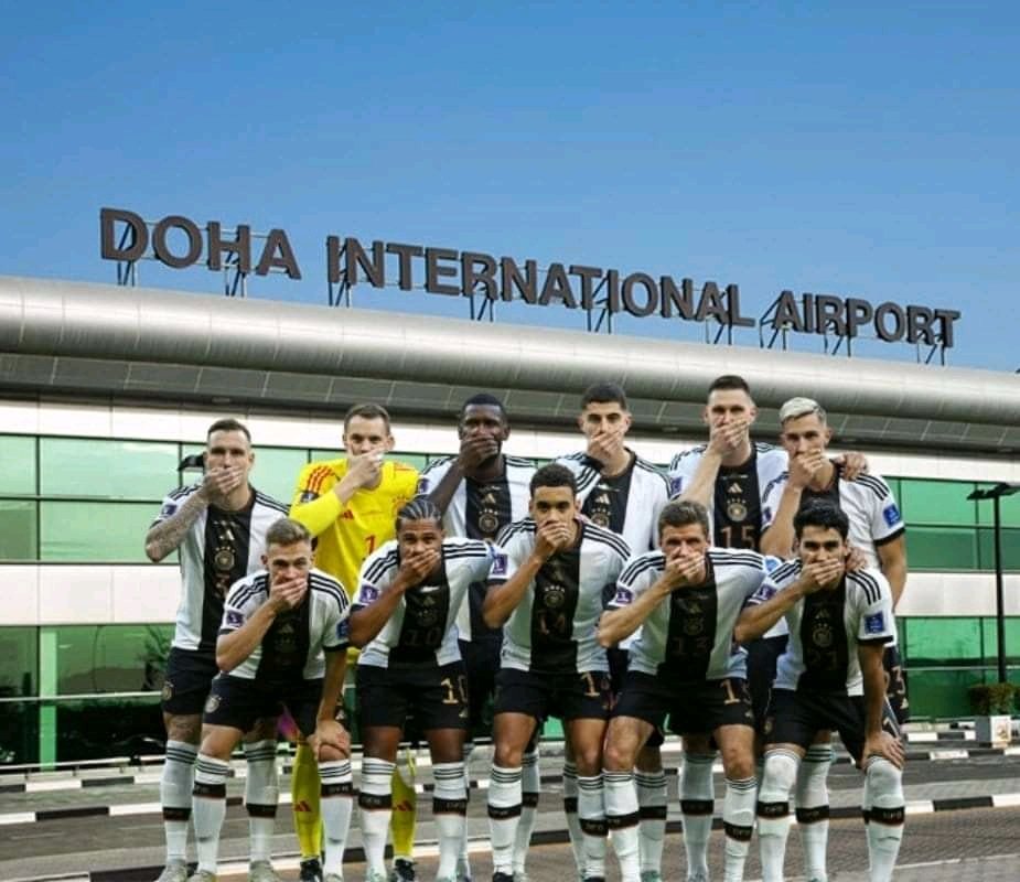 ItsJamal101's tweet photo. Fly safe 🤡
#Qatar2022 
#QatarWorldCup2022 
#JapanvsGermany https://t.co/zmAVpTi5LQ