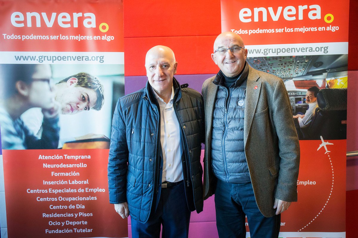 Grupo_Envera_'s tweet photo. A @AD_MAPOMA por lograr que los corredores con discapacidad intelectual hayan participado por primera vez en Madrid en la prueba reina del atletismo, @RNRmadmaraton, y por sus donaciones deportivas que llegan hasta Senegal #MAPOMArunners https://t.co/ysWhnyQkqV #AlasComprometidas https://t.co/XPPvrtF80h