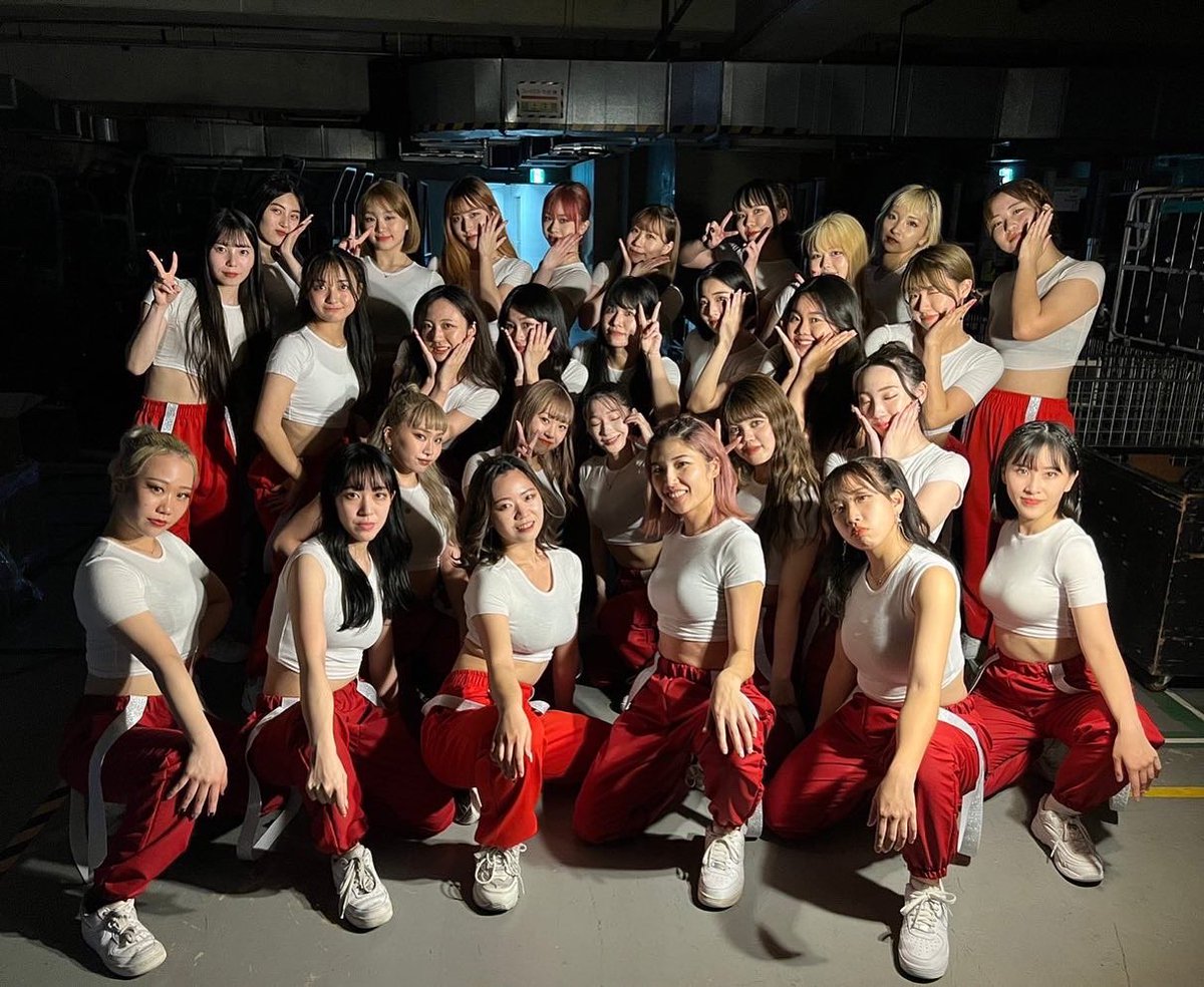 DanceStudioMARU's tweet photo. 11/29,30
2022 MAMA AWARDS🏆
オーディション開催から本番まで、スタッフはじめ出演者の皆さんお疲れ様でした！！
今後もMARUではたくさんの機会を皆さんに送れるように精神していきます✨
ありがとうございました！
⁡#2022MAMAAWARDS #2022MAMA #MAMA2022 #StrayKids #ive #kara #zico #hyolyn #bibi https://t.co/G0SRNE8bU9