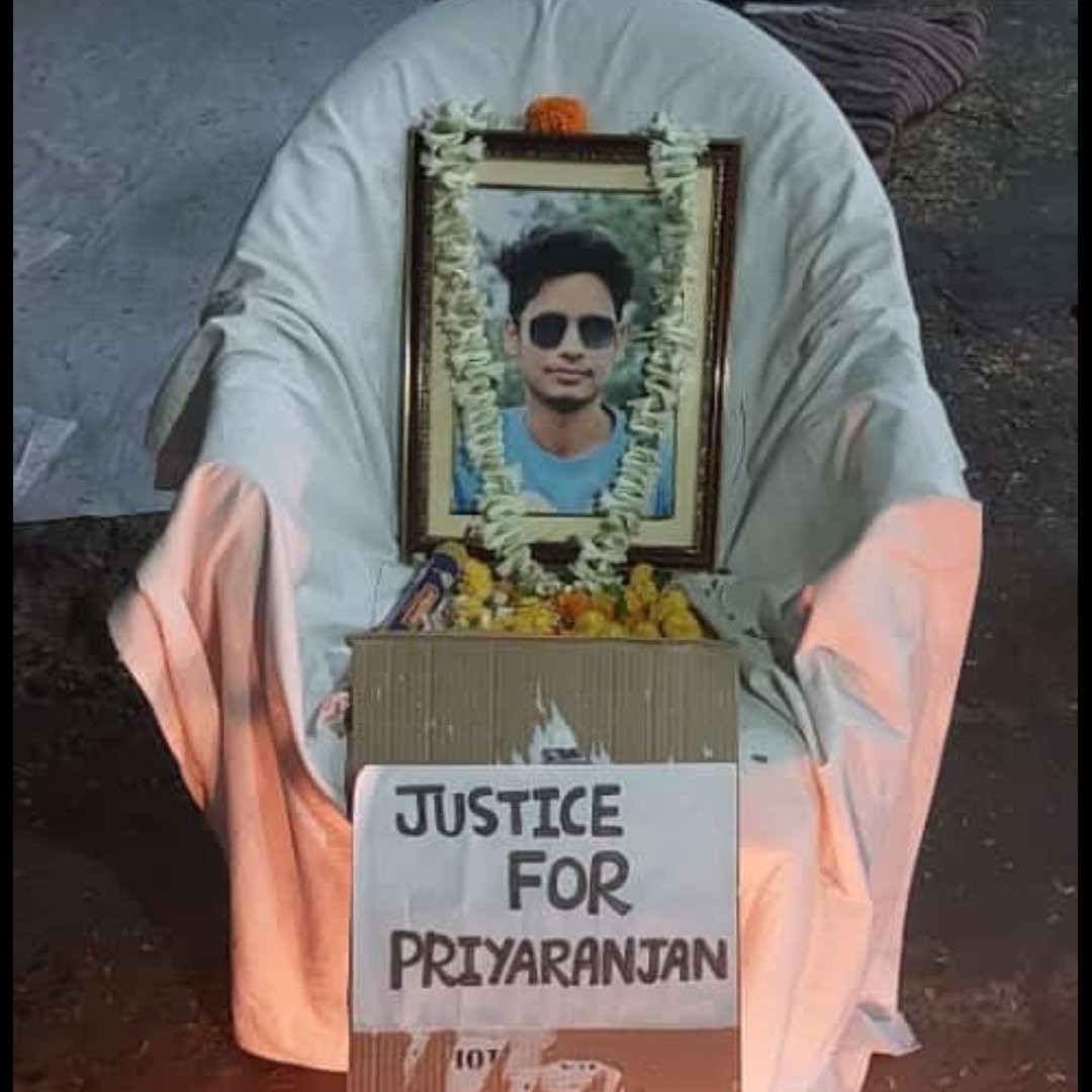 deepfly21's tweet photo. #JusticeForPriyaRanjan
#SayNoToRagging 
#NILDKolkata
#SonOfBihar

Priya Ranjan lost his life due to ragging in NILD, WB. https://t.co/SHcWNeKNek
