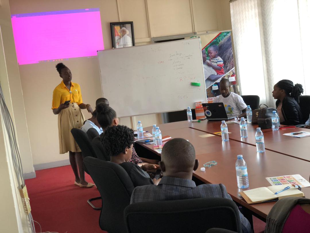 ug_girls's tweet photo. #16DaysofActivism22

Join us as we interact with Environmental and Climate Change Activists in 🇺🇬 under the topic, "Know your Rights"

Our focus is to identify key challenges they face, develop an Advocacy strategy to strengthen the Youth Movement on Climate Action. https://t.co/2Cw5Nt4sGO