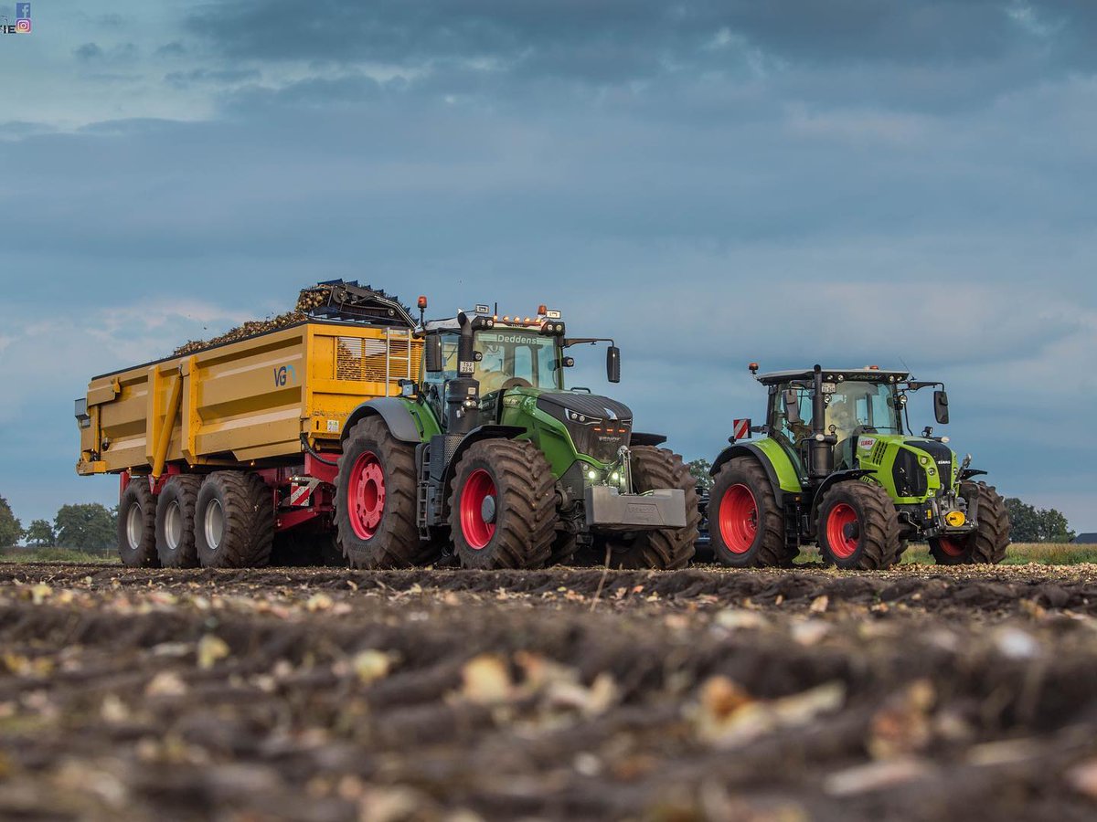 SUTechniek's tweet image. Afgelopen zomer maakte @jtnfotografie prachtige beelden tijdens het uienladen! #uienladen #uien #sutech #zomer2022 #claas #fendt