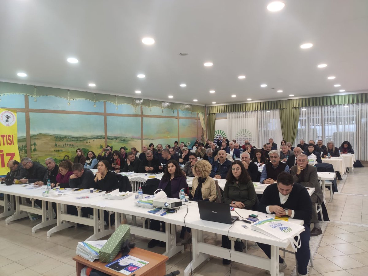 psakd1988's tweet photo. Pir Sultan Abdal Kültür Derneği Danışma Kurulu önümüzdeki mücadele günlerini güçlendirmek için İstanbul/Sarıyer'de başladı.
Katkı ve desteklerinden dolayı Sarıyer Belediye Başkanı Şükrü Genç'e teşekkür ediyoruz. https://t.co/ivYf9SvNgI