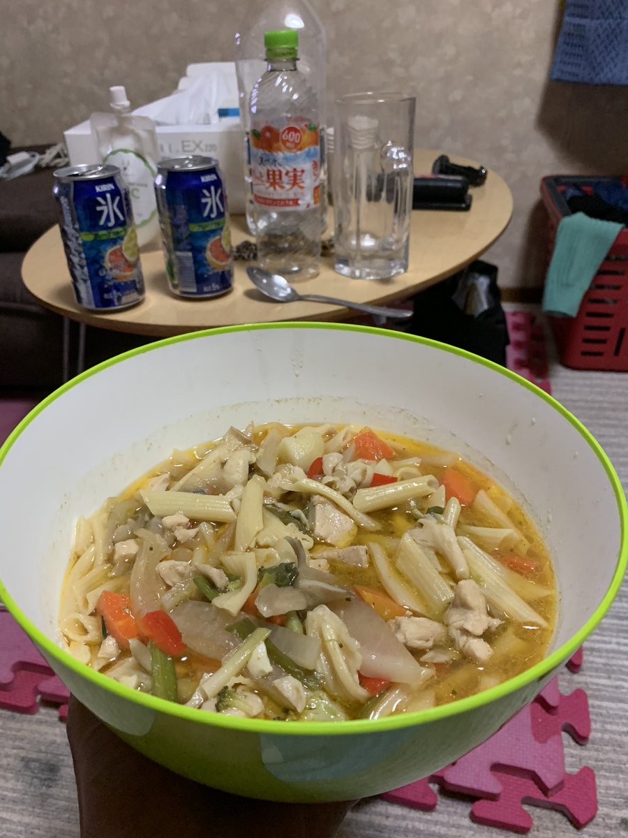 Хэдэн лятр хоол вээ ? 😅😅