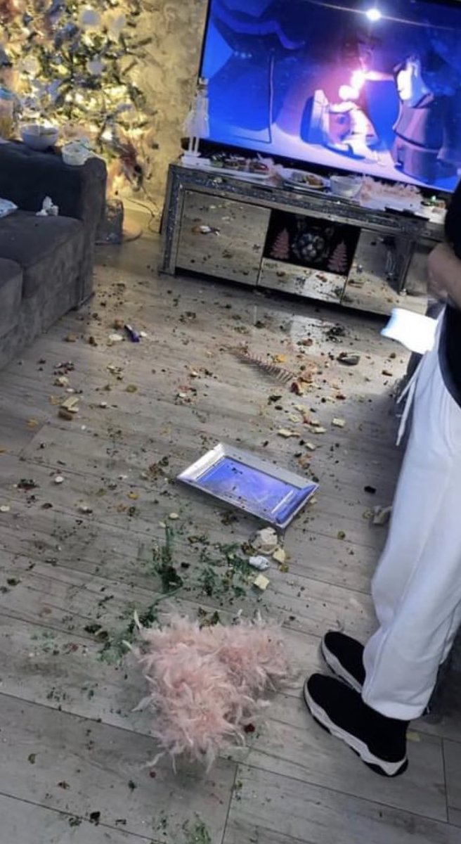 NoContextBrits's tweet image. 