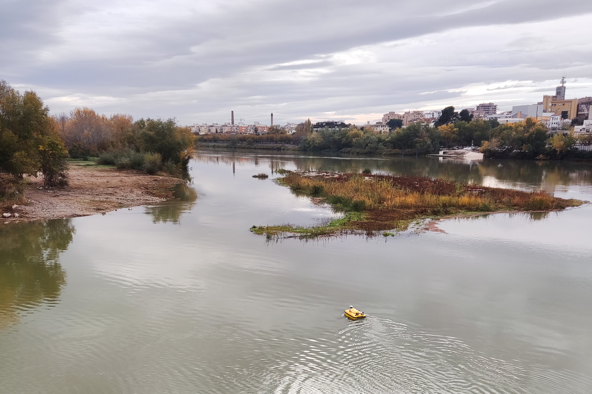 gpaseabots's tweet photo. We've recently been in Tudela for a new bathymetric survey in the #Ebro River. 🏞️ Periodic revisions of any waterway infrastructure are essential to guarantee security, and our #SB100PRO can carry them out without any environmental impact or risk for humans. 🛥️
#SEABOTS #drone https://t.co/fSRDNkzDnV