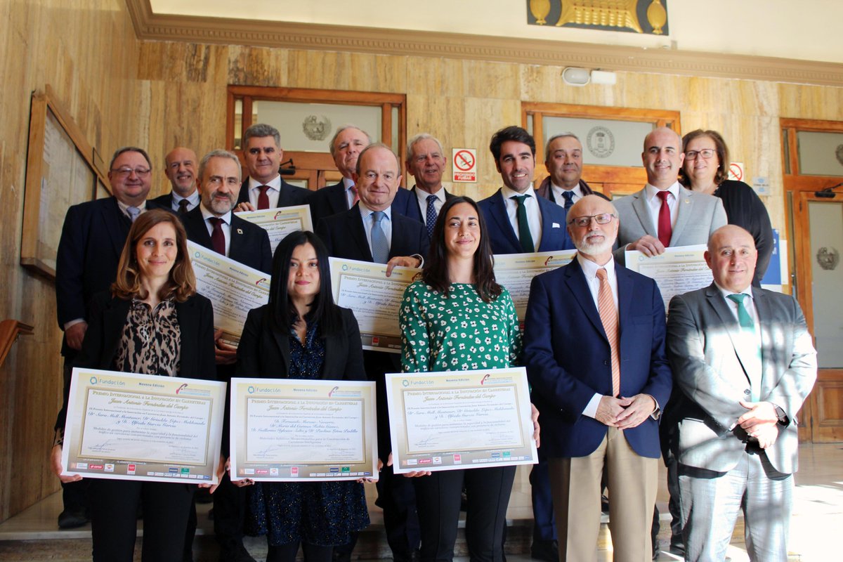 @aecarretera (@aecarretera) on Twitter photo 🏆Ayer,en <a href="/caminosupm/">CaminosUPM</a>,la Fundación de <a href="/aecarretera/">@aecarretera</a> entregó los galardones al IX #PremioJAC.Una ceremonia que reunió a nuestros asociados y consejeros,Patronos y Jurado,y en la que,como señaló Juan Lazcano (Presidente AEC),se homenajeó el talento del colectivo viario¡Felicidades! 🏆Ayer,en <a href="/caminosupm/">CaminosUPM</a>,la Fundación de <a href="/aecarretera/">@aecarretera</a> entregó los galardones al IX #PremioJAC.Una ceremonia que reunió a nuestros asociados y consejeros,Patronos y Jurado,y en la que,como señaló Juan Lazcano (Presidente AEC),se homenajeó el talento del colectivo viario¡Felicidades!