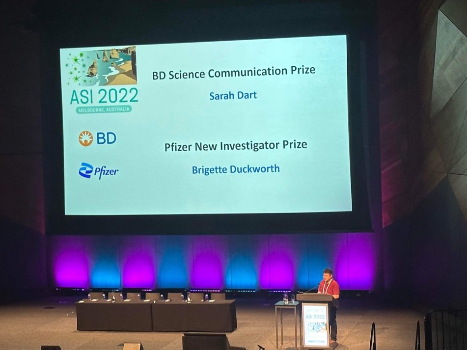 Thrilled to have won the @ASImmunology New Investigator prize at #ASI2022MEL!!! Thank you so much to the organizers for the opportunity to present my work and congrats to all the other fantastic speakers in the session! ✨