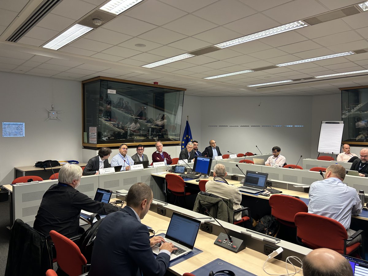 SWforumEU's tweet photo. Following the presentation by Gaël Blondelle (@gblondelle), the participants of WS 1.4. started a brainstorming session on the major issues related to #criticalsoftware, including the inequality between #opensource projects, and the difficulties in applying best practices. https://t.co/Qk9PDe4OSo