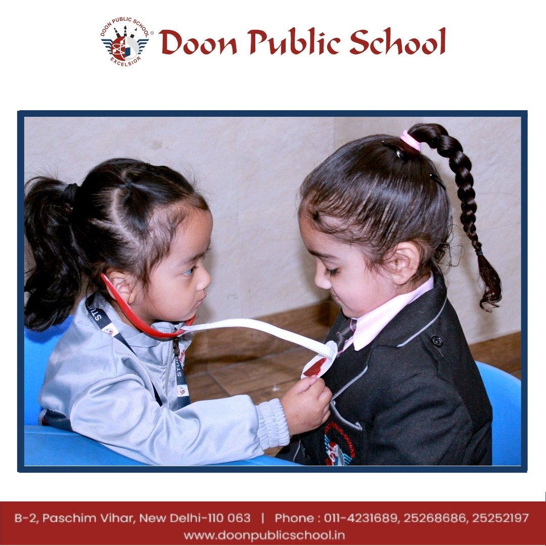 DoonPublicScho4's tweet photo. Our Doonites learned about doctors and their tools.
Making a stethoscope with a hairband helps children to enhance their creative skills.✨
This activity also helped in the vocabulary enrichment of our tiny Doonites.🧡
.
#teachers #exam #studentfacts #schooldays #students https://t.co/dO8zrRO4Mz