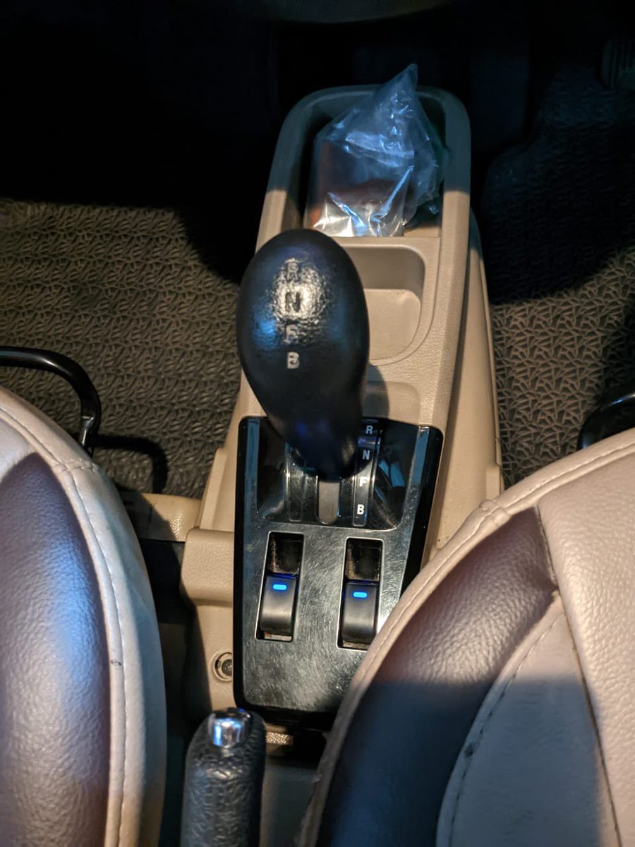 murthyabhishek4's tweet photo. @Mahindra_Auto from 4 months we are unable to find the replacement for gear shift nob for Mahindra e2o plus . None of the dealers in Bangalore are having this part. Very unhappy with the after sale service. https://t.co/aOUKnP61vk