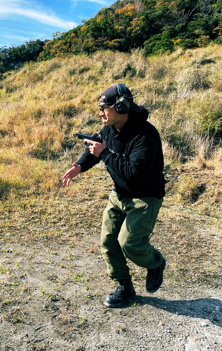 scarprecision's tweet photo. 耳は目と同様に戦士にとってとても重要です。ess crossbow suppressorはパッドに空間が開かないようテンプルが薄く、イヤー��ロテクターの性能を100%発揮します。

キャロルチャンネルで詳しく説明しています。
https://t.co/ORANuBK1ux

@EssJapan 
@Parabellumowner 
#タクティカル
#ミリタリー https://t.co/okuLTADR4M