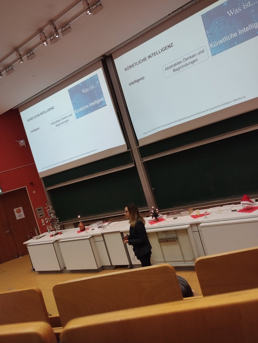 JcfLeipzig's tweet photo. @JWestermayr ist seit diesem Semester Junior Professorin an unserer Fakultät und gab heute anlässlich des Dies Academicus einen sehr interessanten Vortrag zum Thema künstlicher Intelligenz und die Zukunft der Chemie. Herzlich Willkommen an der @UniLeipzig 🧑‍🔬 https://t.co/UDZTcI82WX