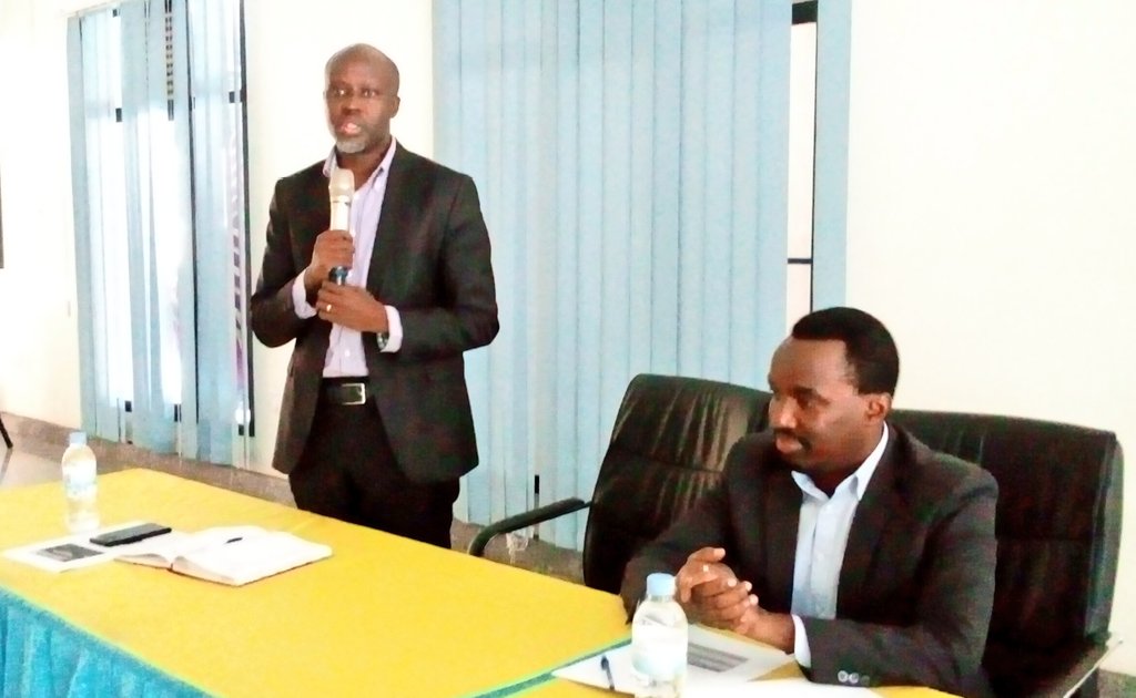 RubavuDistrict's tweet image. Nonaha: Umuyobozi w&apos;Akarere wungirije Ushinzwe iterambere ry&apos;Ubukungu @Deonzabo amaze guha ikaze Umuyobozi wa @RwandaAgriBoard  @P_Karangwa mu nama Nyunguranabitekerezo y&apos;umunsi 1 Ihuza abakozi n&apos; abafatanyabikorwa batandukanye b&apos;Akarere mu bikorwa by&apos;ubuhinzi n&apos;ubworozi u Karere