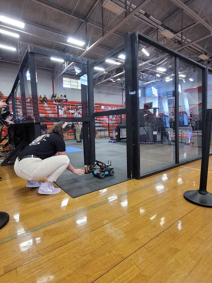 RDLeducation's tweet image. The first Robot Drone League event of the 2022 / 2023 season, the  Tennessee Valley Authority @TVAnews Invitational at Ooltewah High School, Chattanooga, TN. Fantastic effort from our student led teams! Forging a promising future!