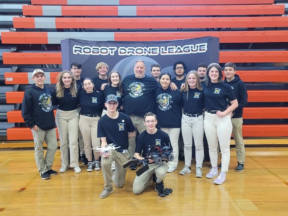 RDLeducation's tweet image. The first Robot Drone League event of the 2022 / 2023 season, the  Tennessee Valley Authority @TVAnews Invitational at Ooltewah High School, Chattanooga, TN. Fantastic effort from our student led teams! Forging a promising future!