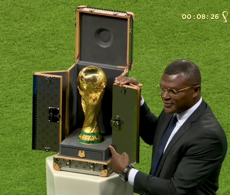 theMadridZone's tweet photo. Trophy is here in a Louis Vuitton case. 🔥💫 https://t.co/QlnXPxDj0W