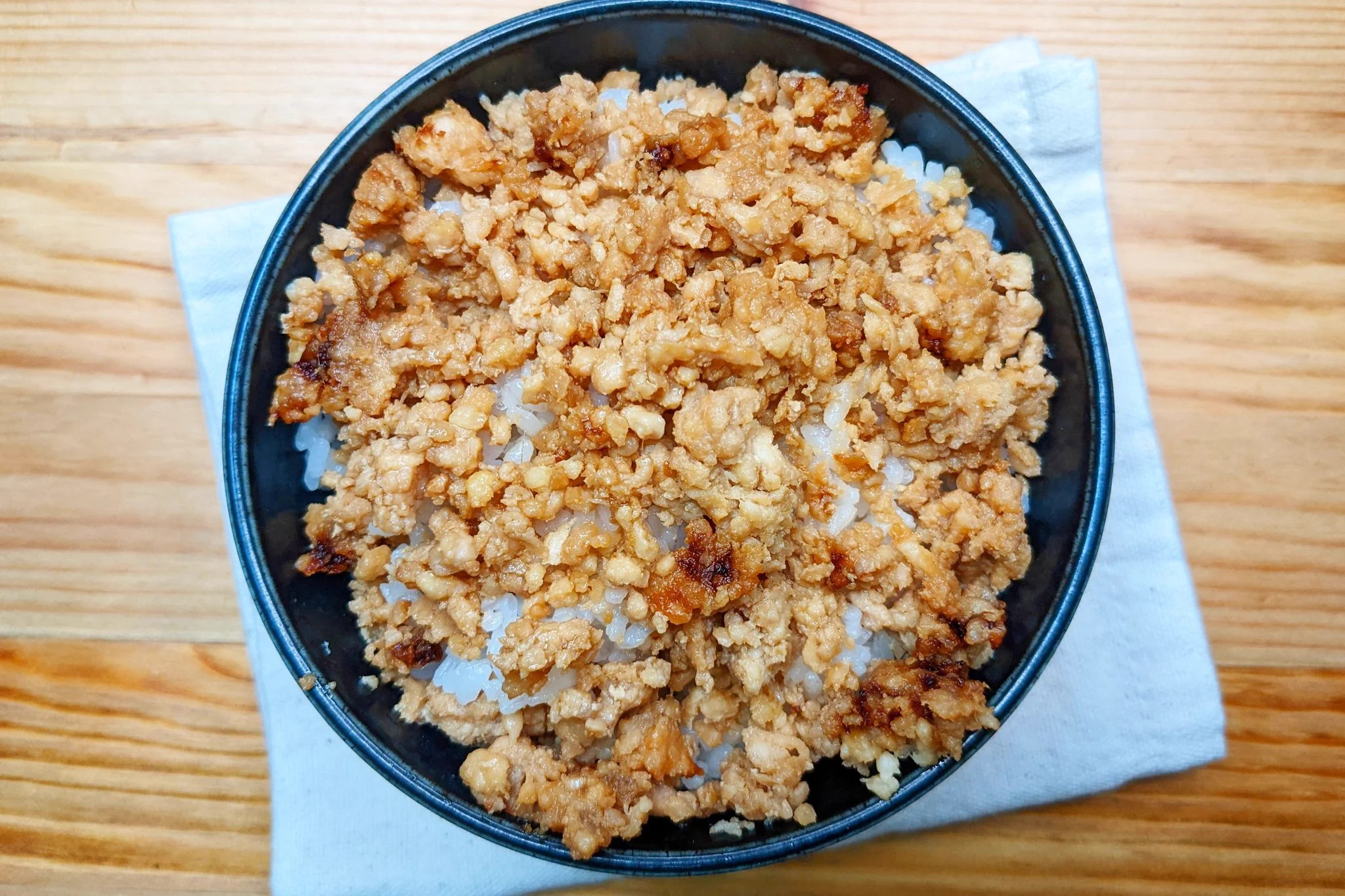 レンジで時短、パパッと調理！「鶏のそぼろ丼」。