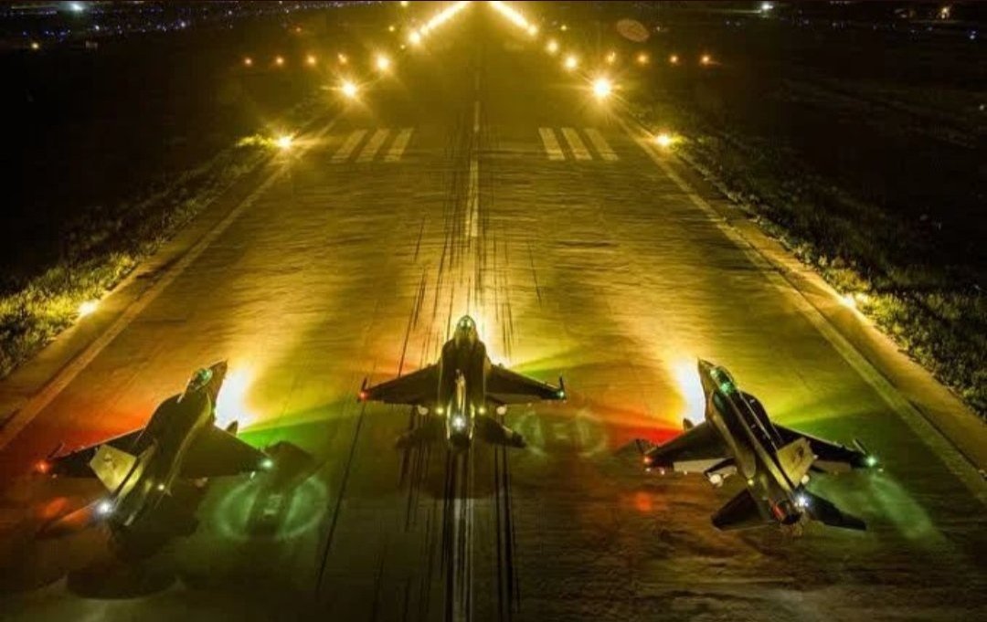 "Vur şanlı silahınla gönül mülkü düzelsin
Sen öldürüyorken de vururken de güzelsin."
#NeMutluTürkümDiyene
🇹🇷🇹🇷🇹🇷🇹🇷🇹🇷🇹🇷🇹🇷