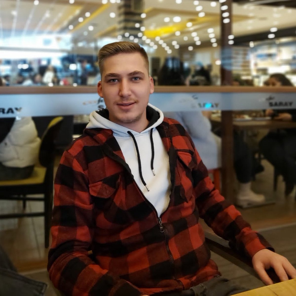 Emre08317579's tweet photo. #YeniProfilResmi https://t.co/KhnDaPcMJx