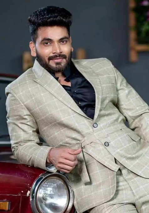 GudduTomr2022's tweet image. Who is your Favourite Male Contestant in #BiggBoss16  ?
                           
( Retweet )   #AnkitGupta   
 
 ( Like )          #ShivThakare           

#BB16  #PriyAnkit  #PriyankaChaharChoudhary 

#TejRan  #MCStan #ShivIsTheBoss