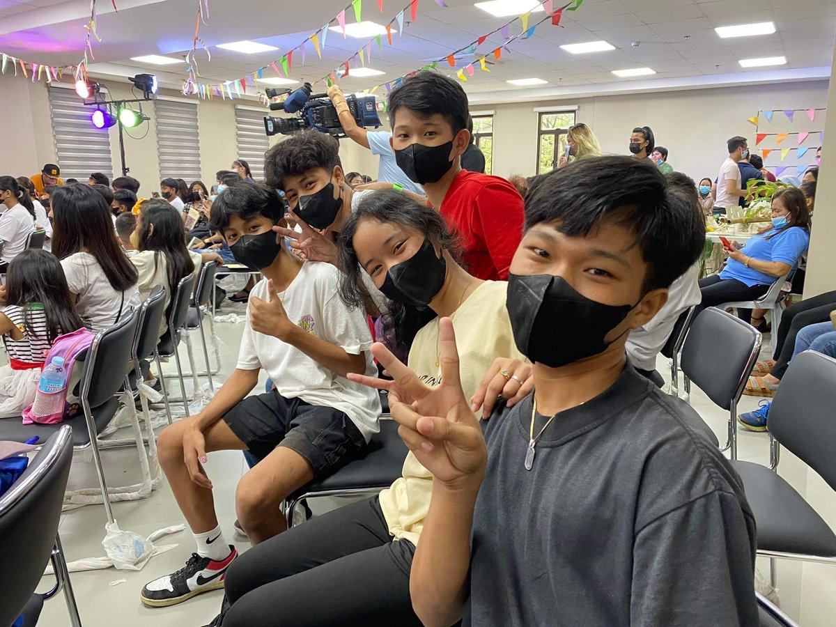 USCUPDiliman's tweet photo. The UP Diliman University Student, in partnership with the Salinlahi Alliance for Children’s Concerns, held a children’s concert entitled “RocKultura: Itanghal ang Karapatan ng mga Batang Pilipino.”
#ProtectOurChildren
#DefendOurFuture https://t.co/srGSMzk7Zs