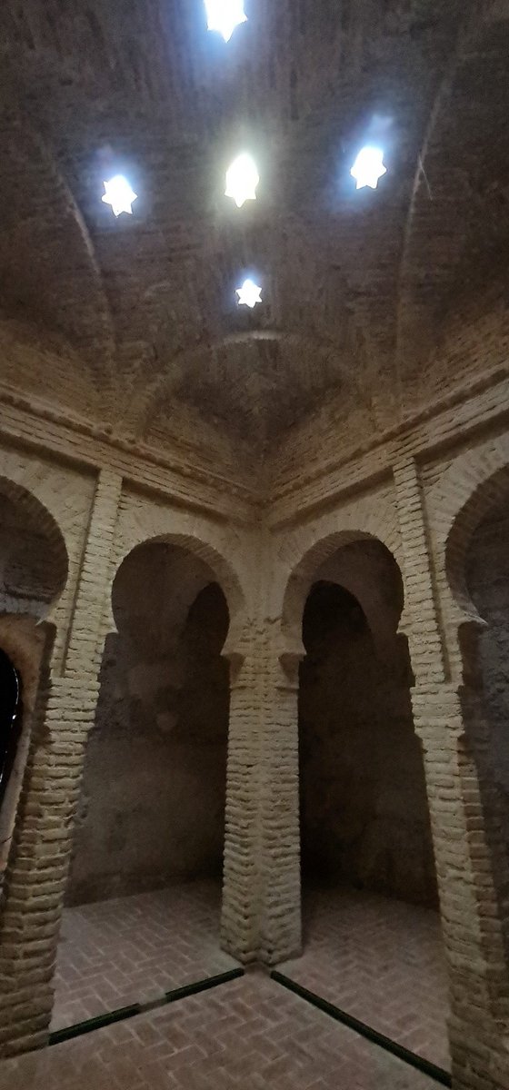 CamperPian's tweet photo. Visitando los Baños Árabes de la Alcazar de Jerez.

@AndaluciaTB @TurismoJerez @ciudadjerez @clusterjerez 
#atb7Jerez #BlogTripJerez https://t.co/xUULHHEawX